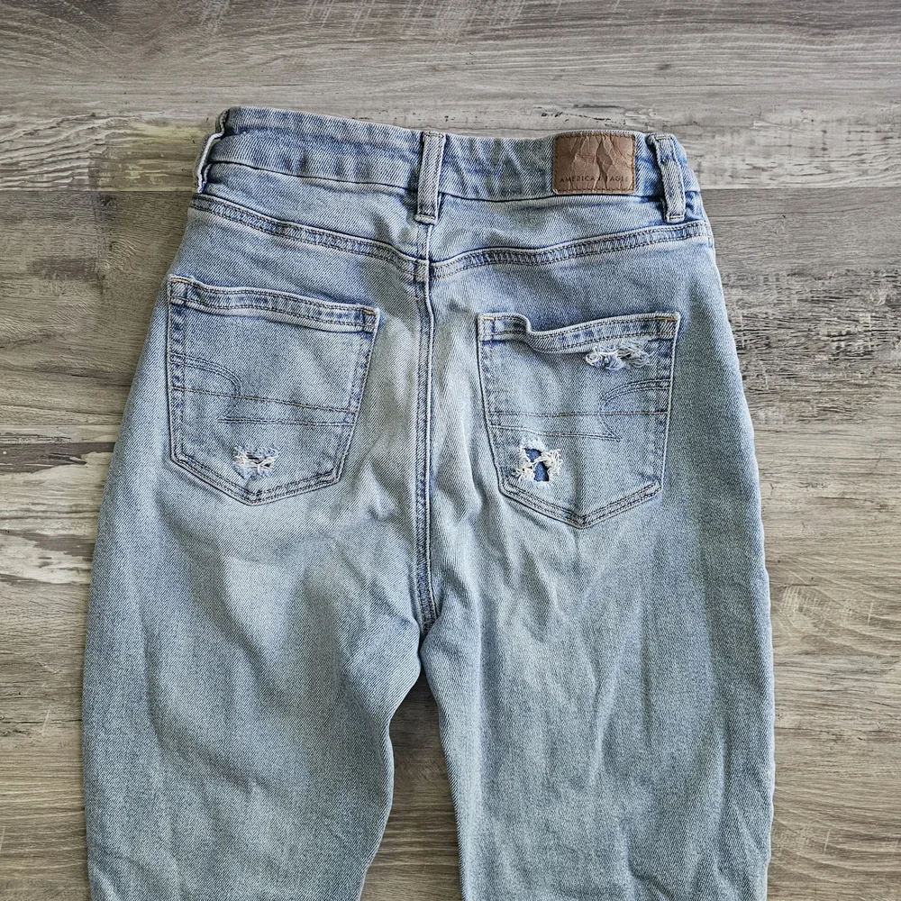 American Eagle Outfitters Stretch High Rise Curvy Mom Jean Size O